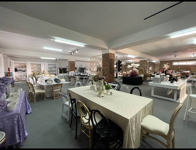 3,965M² INVESTMENT FOR SALE IN HOUGHTON ESTATE
